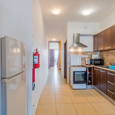 Apartman Getawaysmalta - Seashells Apartment 11 With Terrace And Sea Views In Bugibba *