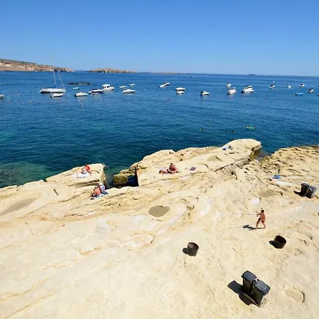 Getawaysmalta - Seashells Apartment 11 With Terrace And Sea Views In Bugibba