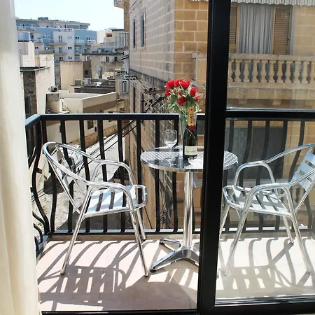 Getawaysmalta - Seashells Apartment 11 With Terrace And Sea Views In Bugibba *